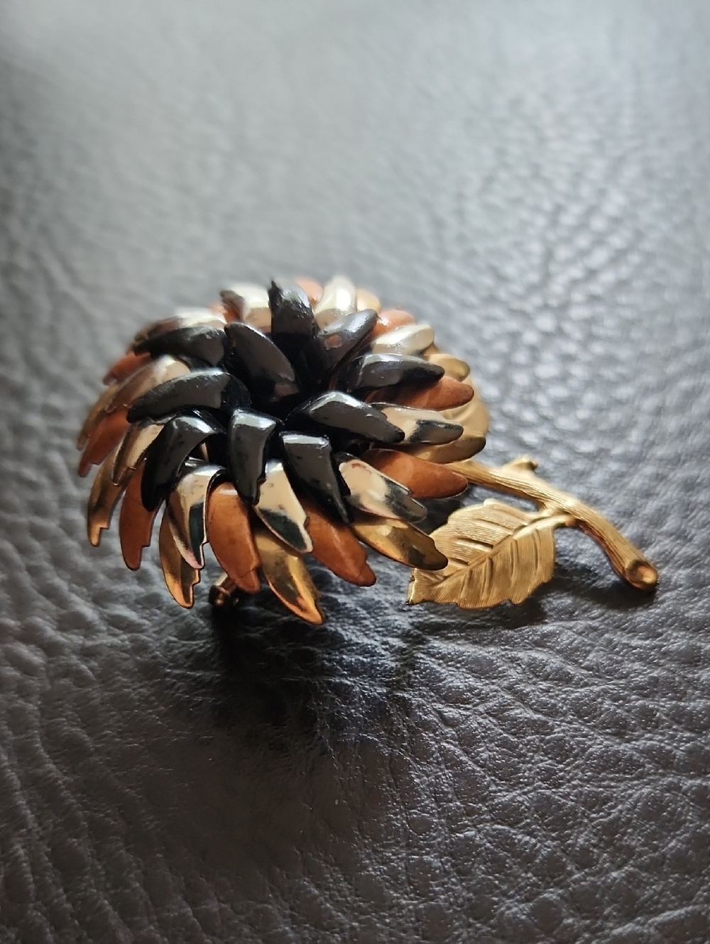 VTG Flower Brooch